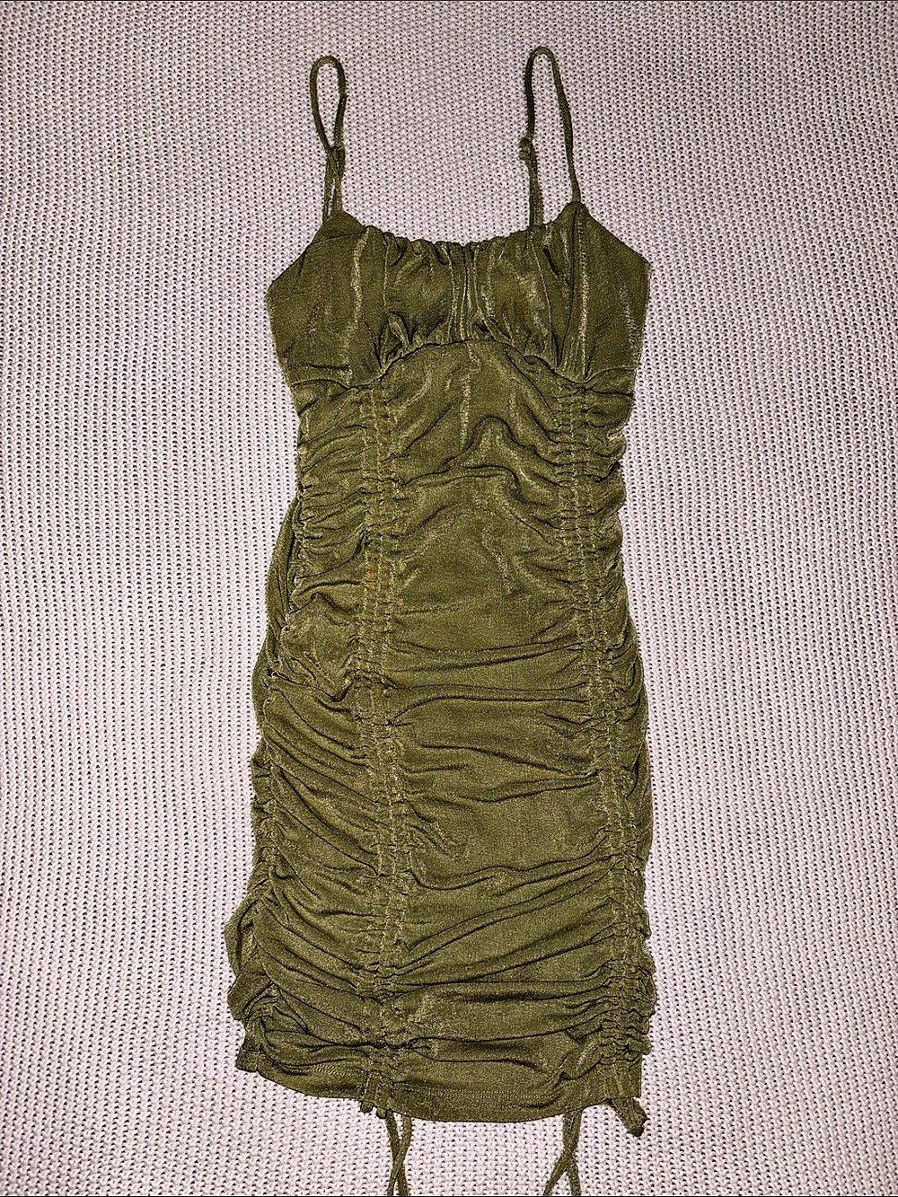 INSPIRED ♥ HEARTS Ruched Mini Dress in Green Size Medium Like New